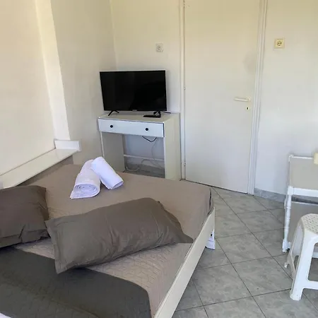 Holiday home Poseidon Street νεα μεσαγγαλα γκαρσονιέρα 1